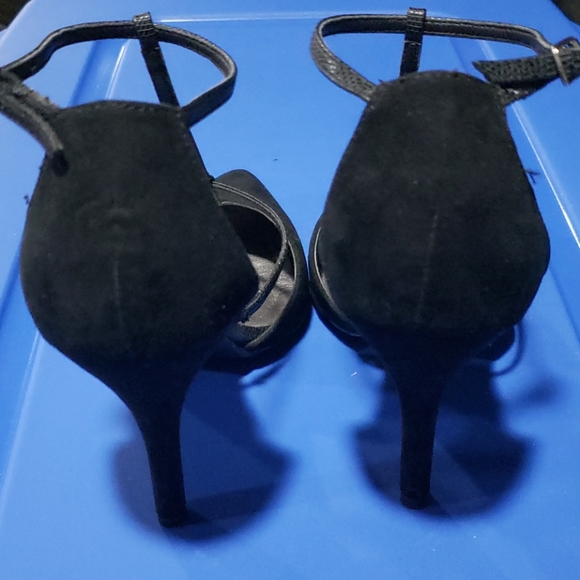 Women's Heels - Picture 3 of 5